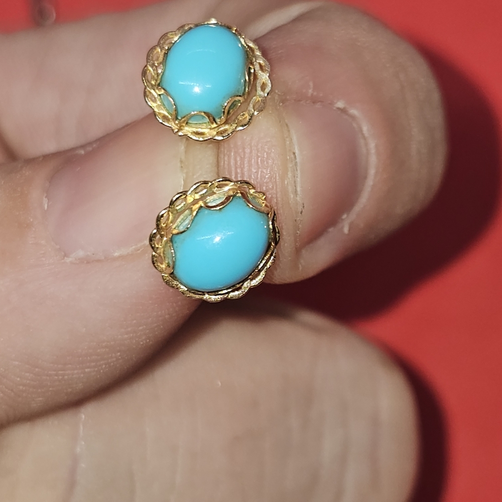 14kt yellow gold earrings